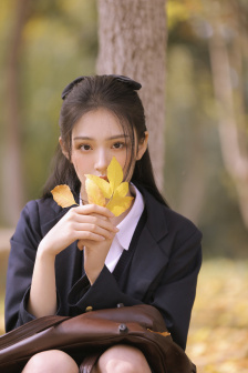 《与上司出轨的人妻》电影
